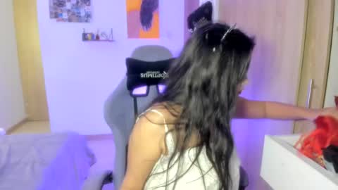 juli_santos_22 online show from 13, 6, 2026