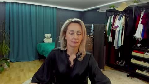 julia__cherry_ online show from 27, 3, 2026
