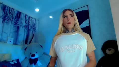 julia_bulette1 online show from 14, 6, 2026