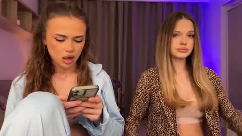 Julia R Le online show from 25, 3, 2026