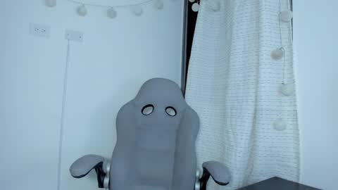 Snapshot of julia_strauns chatting on 12, 3, 2025 julia_strauns online show from 12, 3, 2025