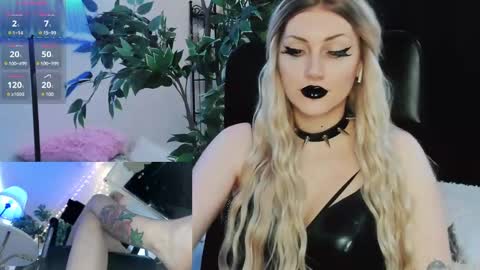 Snapshot of julia_wilson chatting on 5, 3, 2025 ALL MY CONTENT at    online show from 5, 3, 2025