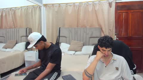 Snapshot of julian_billy chatting on 26, 12, 2024 julian billy online show from 26, 12, 2024