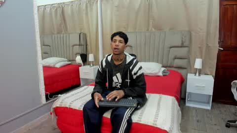 Snapshot of julian_billy chatting on 1, 2, 2025 julian billy online show from 1, 2, 2025