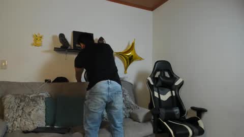 julian_wallace online show from 3, 12, 2025