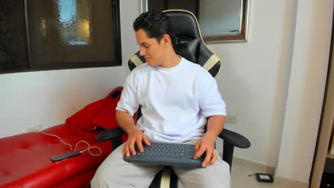 julian_wallace online show from 6, 2, 2026