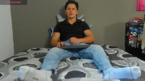 Snapshot of julian_wallace1 chatting on 11, 6, 2026 julian_wallace1 online show from 11, 6, 2026