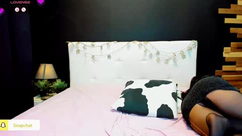 Snapshot of julianna_jamii chatting on 1, 12, 2024 Julianna online show from 1, 12, 2024