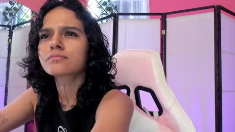 julianne_7 online show from 10, 2, 2026