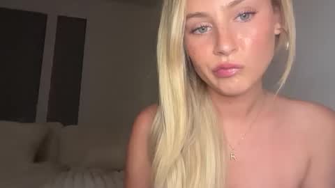 Snapshot of juliaxjackson chatting on 5, 11, 2025 Julia Jackson online show from 5, 11, 2025