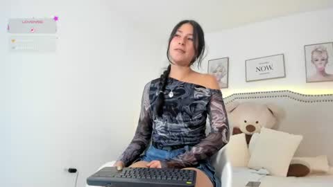 juliee_ross online show from 6, 7, 2026