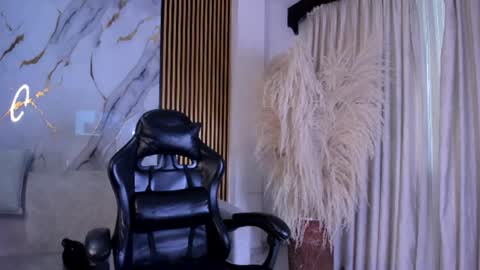 Julien online show from 12, 7, 2026