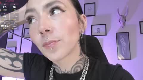 juliet_sourire online show from 18, 9, 2025