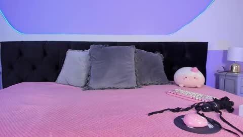 Snapshot of julieta_cortes__ chatting on 17, 10, 2025 Julieta online show from 17, 10, 2025