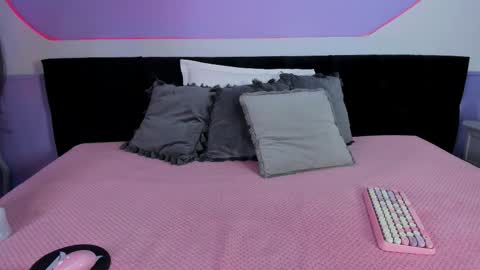 Snapshot of julieta_cortes__ chatting on 1, 12, 2025 Julieta online show from 1, 12, 2025