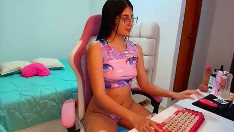 Snapshot of julieta_rose19 chatting on 14, 11, 2025 julieta_rose19 online show from 14, 11, 2025