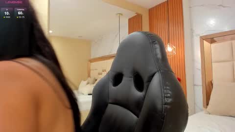     online show from 8, 11, 2025