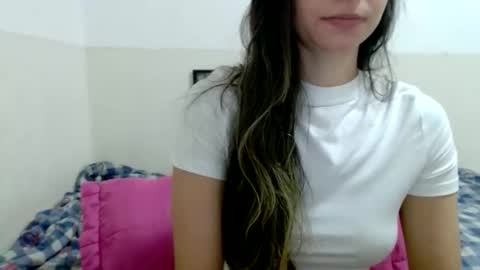 julietolentino_silva online show from 19, 10, 2025