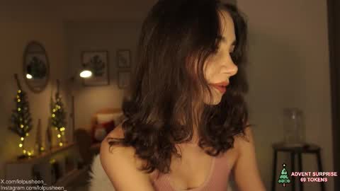 Juliette Dee online show from 2, 12, 2025