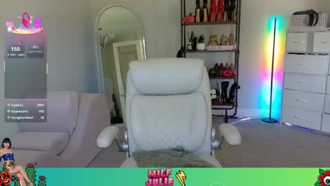 Snapshot of juliewets chatting on 28, 4, 2026 Julie online show from 28, 4, 2026