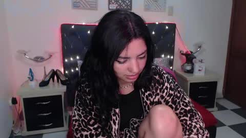 Juliieth Miller online show from 8, 1, 2025