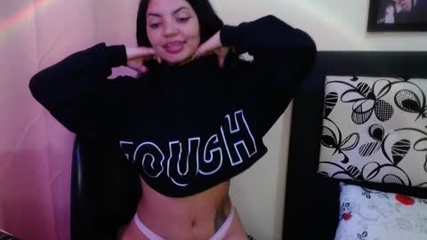 Juliieth Miller online show from 6, 3, 2025