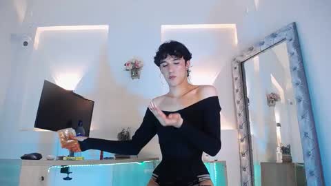 Snapshot of jullian_ricci chatting on 19, 5, 2026 jullian online show from 19, 5, 2026
