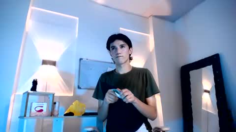 jullian online show from 27, 7, 2026