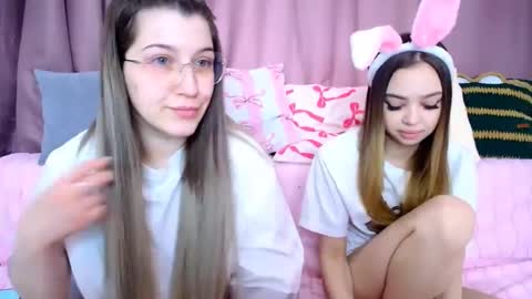 Snapshot of jullymood chatting on 5, 4, 2026 DoubleCherry online show from 5, 4, 2026