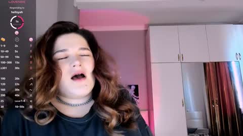 Snapshot of july_slowdive chatting on 28, 1, 2025 Julie online show from 28, 1, 2025