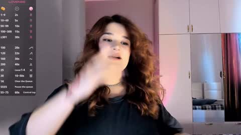 Snapshot of july_slowdive chatting on 30, 1, 2025 Julie online show from 30, 1, 2025