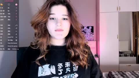 Snapshot of july_slowdive chatting on 3, 2, 2025 Julie online show from 3, 2, 2025