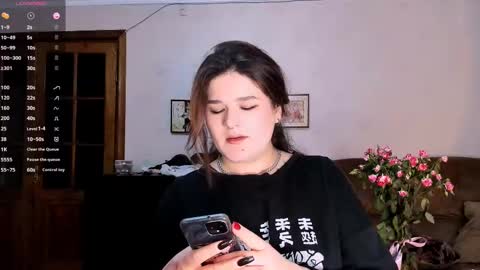 Snapshot of july_slowdive chatting on 12, 3, 2025 Julie online show from 12, 3, 2025