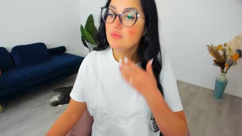 Julya online show from 20, 4, 2026