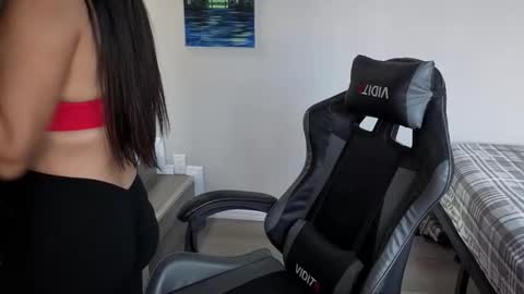 julyclb online show from 15, 1, 2026