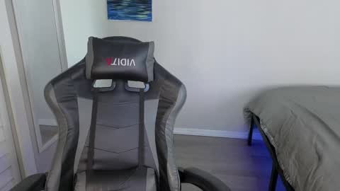 julyclb online show from 12, 3, 2026