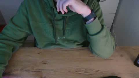Snapshot of junk2711 chatting on 4, 1, 2025 junk2711 online show from 4, 1, 2025