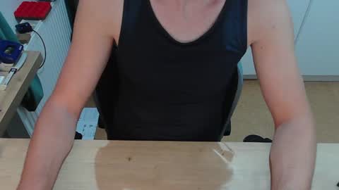 Snapshot of junk2711 chatting on 13, 7, 2026 junk2711 online show from 13, 7, 2026