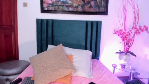 Snapshot of jupiterfoxxxx chatting on 20, 12, 2024 Jupiter Fox online show from 20, 12, 2024