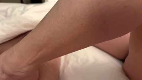 Snapshot of just_ur_avg_cpl chatting on 26, 10, 2025 justuravgdad  justuravgmom online show from 26, 10, 2025