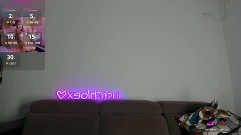 Snapshot of justchloex chatting on 17, 10, 2025 Chloe online show from 17, 10, 2025