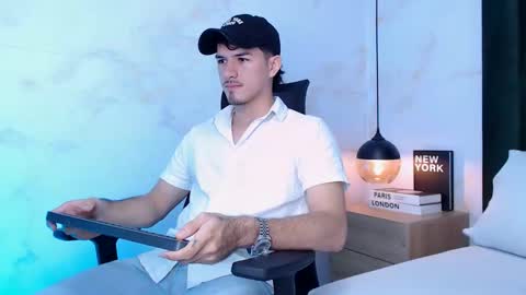 Justin online show from 4, 12, 2025