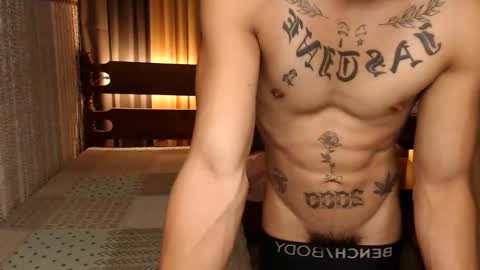 justine_hunk online show from 10, 1, 2025