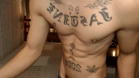 justine_hunk online show from 26, 3, 2026