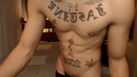 justine_hunk online show from 1, 4, 2026