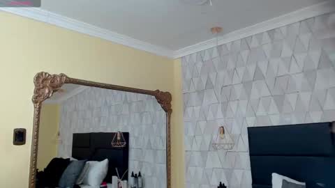 Justine online show from 24, 2, 2025