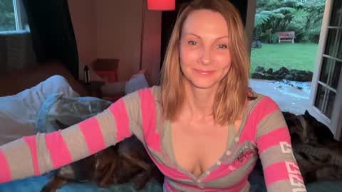 Kailee Smile online show from 4, 3, 2026