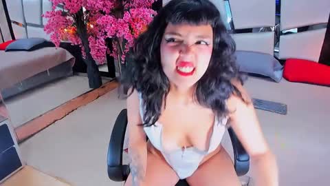    online show from 5, 4, 2026