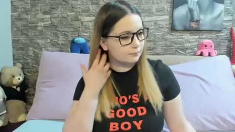 Snapshot of kalindahot chatting on 23, 6, 2026 kalindahot online show from 23, 6, 2026