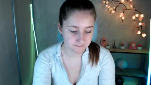 kamilla_love_ online show from 12, 6, 2026